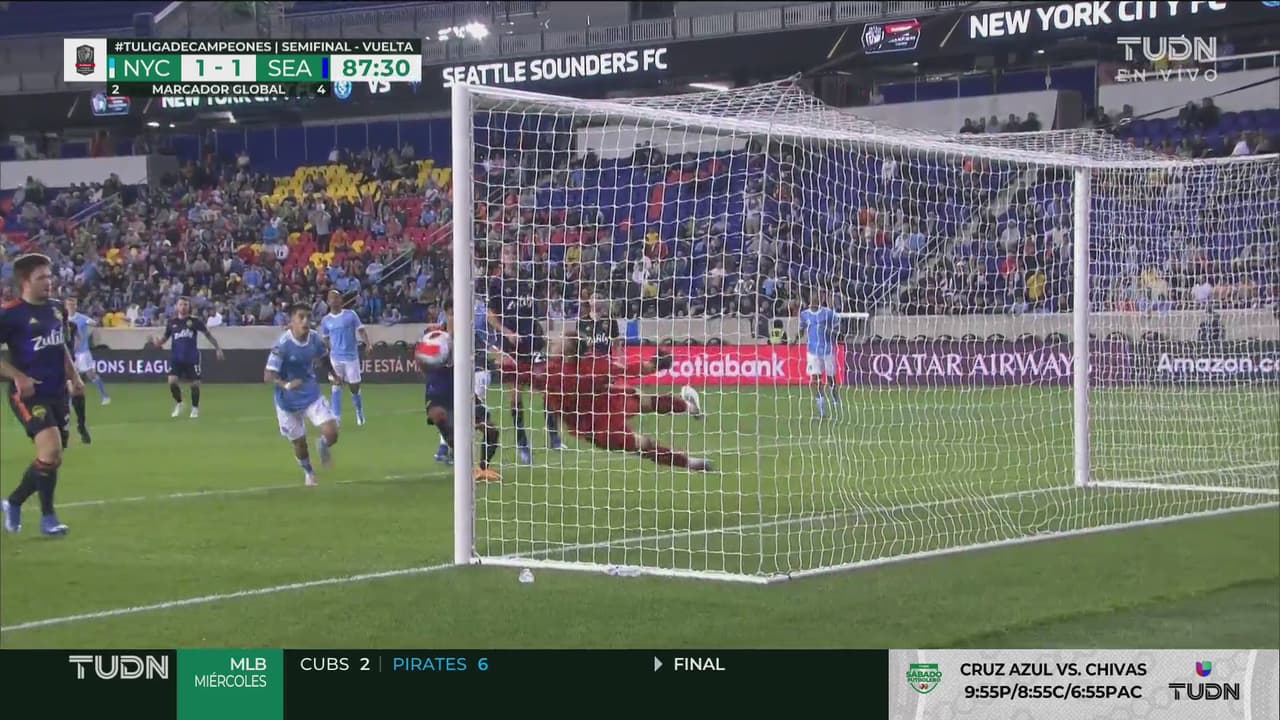 ¡Fantástico! Frei está metiendo a la final al Seattle Sounders