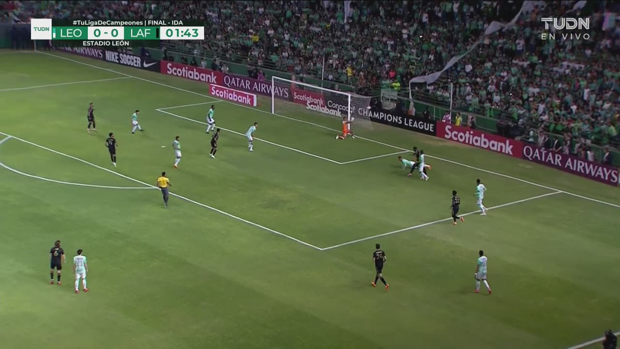 Zapatazo de Cifuentes y Cota apaga el fuego, primera de gol para el LAFC