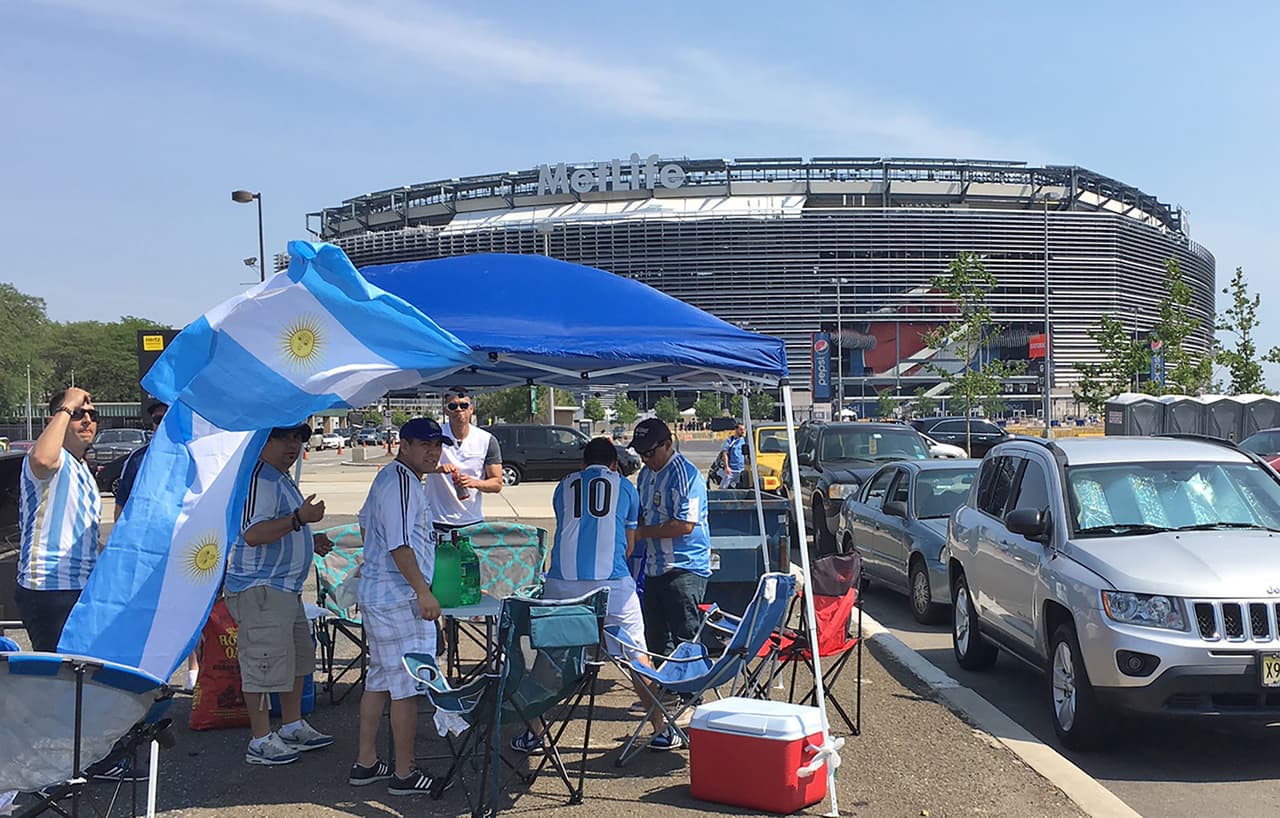 Los aficionados derrocharon pasión en la final del Argentina vs. Chile en el MetLife Stadium de Nueva York.