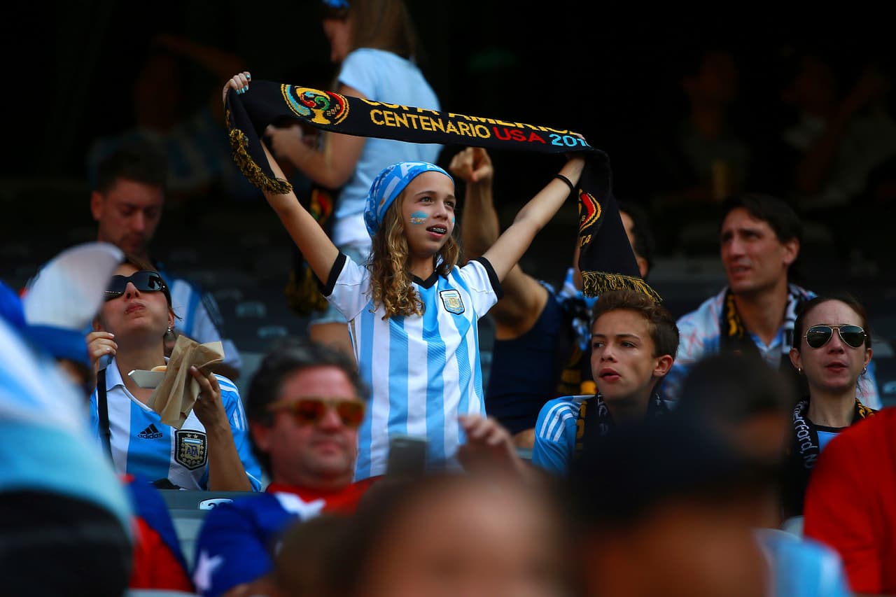 Los aficionados derrocharon pasión en la final del Argentina vs. Chile en el MetLife Stadium de Nueva York.