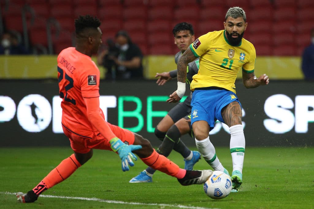 De la mano de Richarlison y Neyemar Jr, Brasil vence 2-0 a Ecuador y Brasil lleva 15 puntos de 15 puntos posibles.