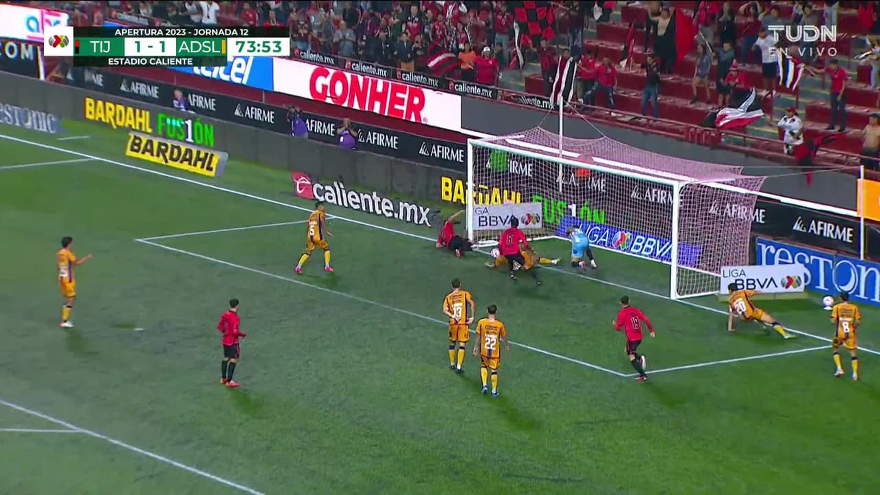 ¡GOL!  anota para Club Tijuana. Carlos González