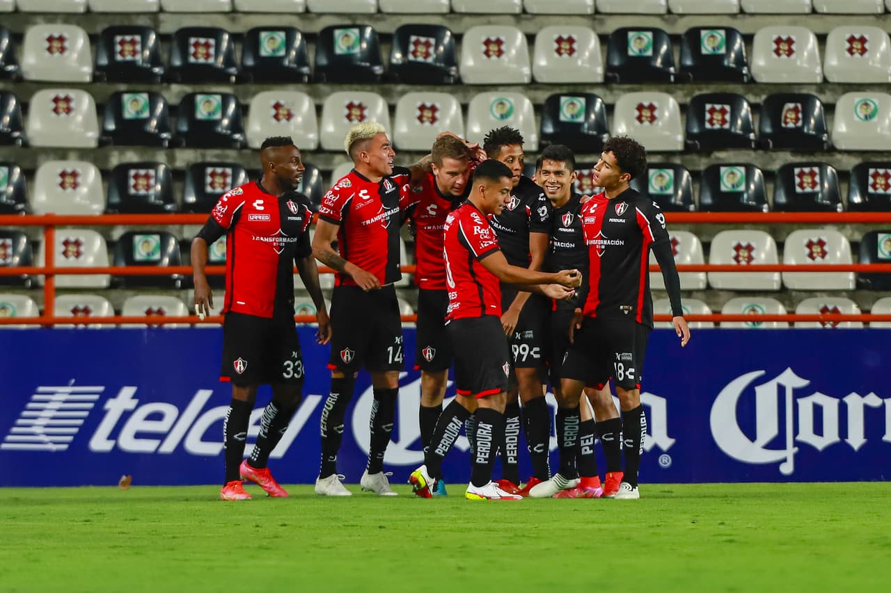 Atlas sorprendió al Pachuca y los derrotó a domicilio para mantener su paso invicto en el campeonato.