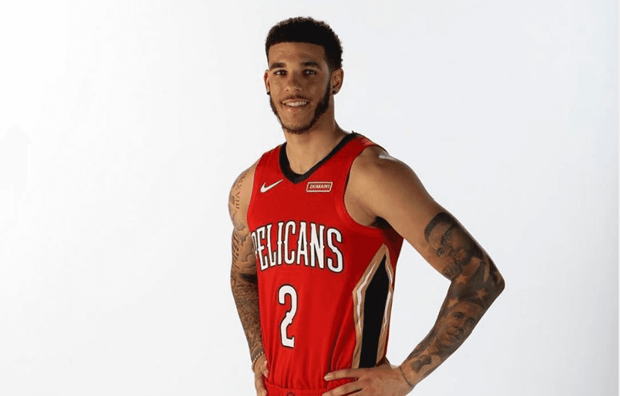 Lonzo Ball presume tatuaje de íconos afroestadounidenses