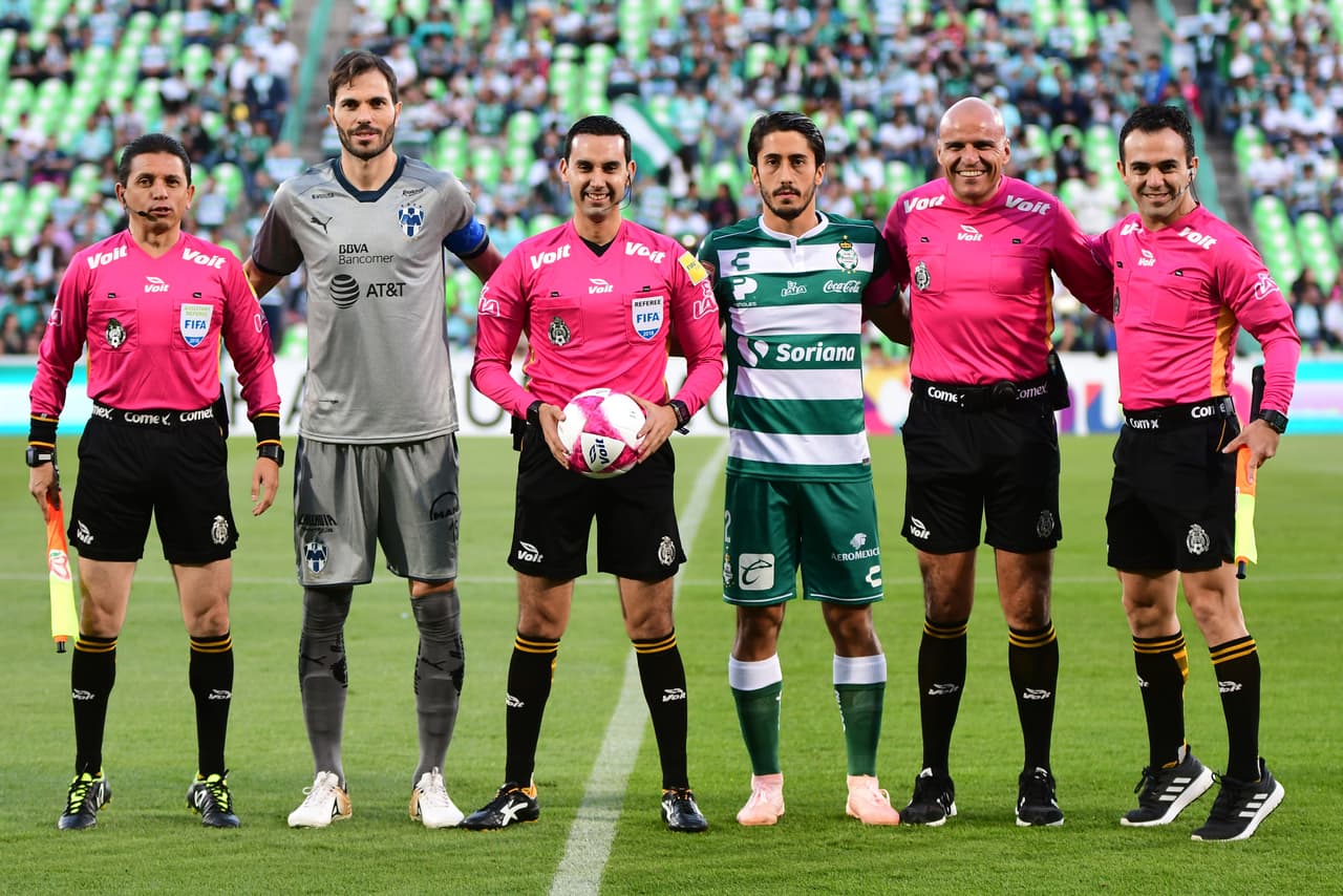 Ante la incertidumbre de algunos, se ha garantizado el sueldo mensual íntegro de los árbitros del futbol mexicano.