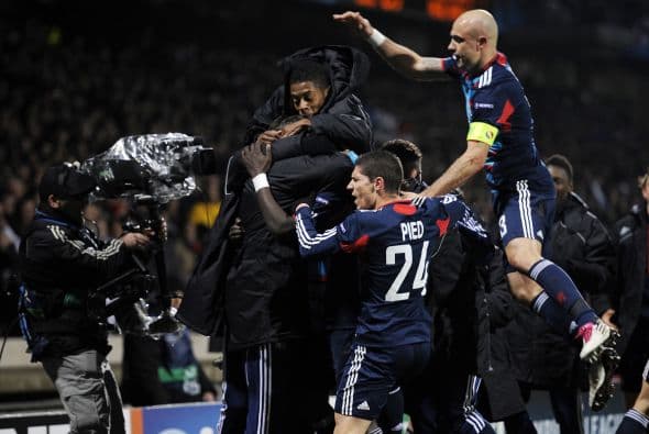 Todo el estadio festejó la anotación de sus jugadores.