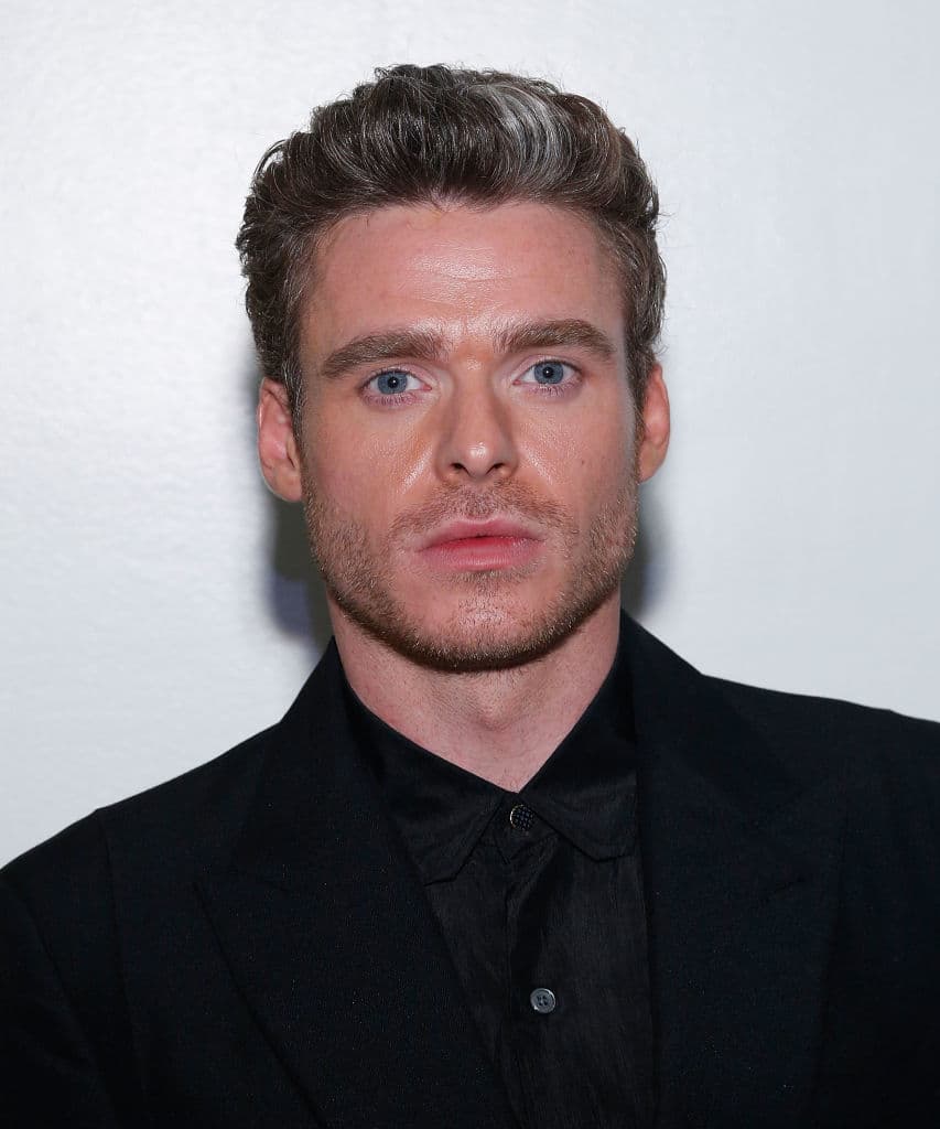 La primera temporada se centra en los años de ascenso de Cosimo Medici, quien se ve obligado a suceder a su padre Giovanni como cabeza de los Medici, después de que éste sea inesperadamente asesinado.
<br>