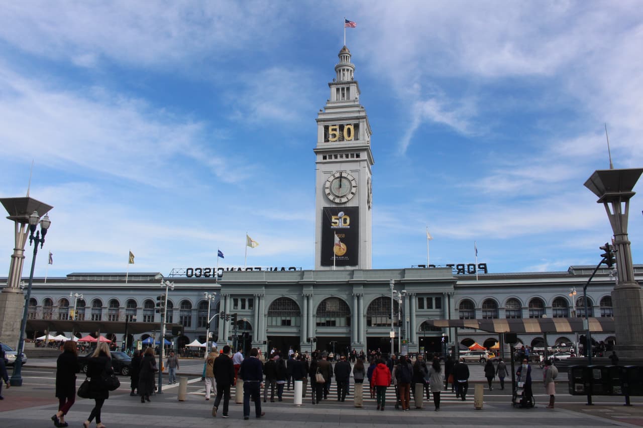 El 50 está por todos lados en el área de la bahía días antes del Gran Juego