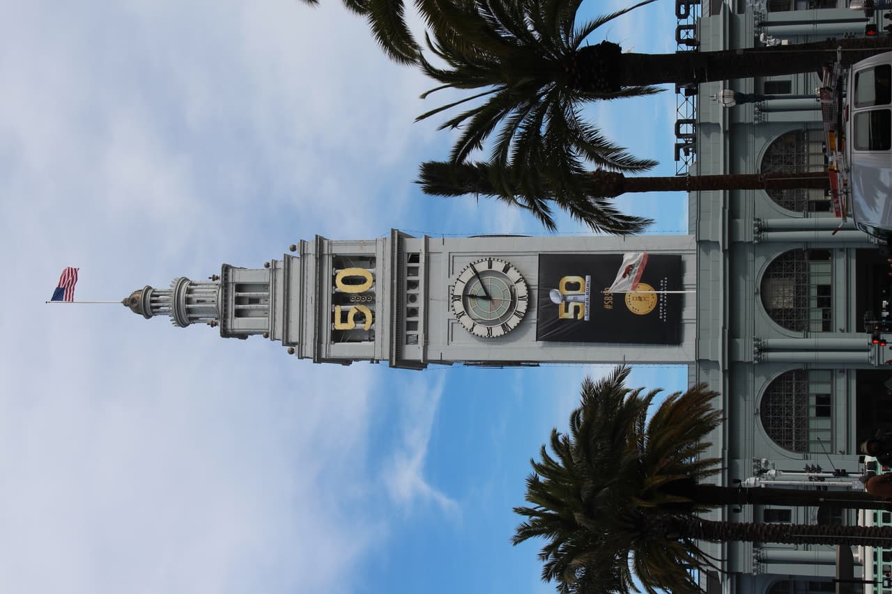 El 50 está por todos lados en el área de la bahía días antes del Gran Juego