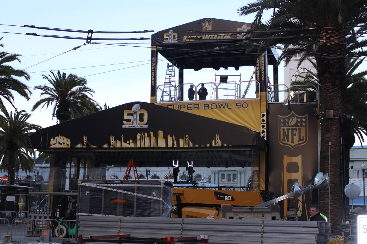 El 50 está por todos lados en el área de la bahía días antes del Gran Juego