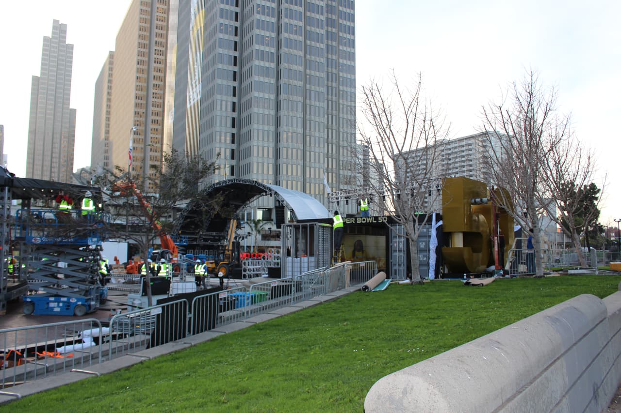 El 50 está por todos lados en el área de la bahía días antes del Gran Juego