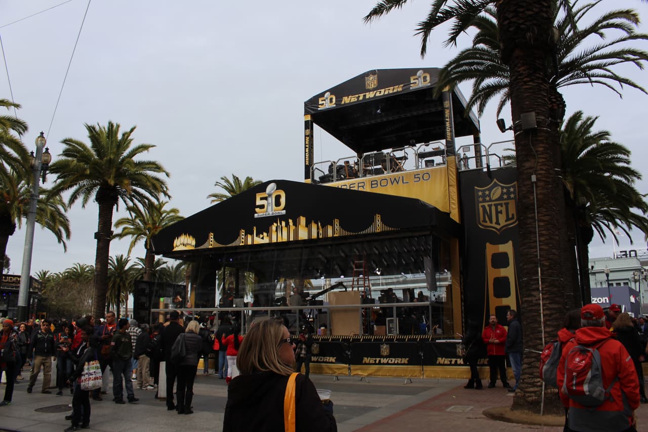 El 50 está por todos lados en el área de la bahía días antes del Gran Juego