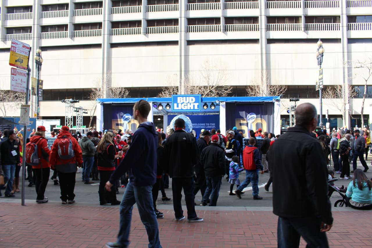 El 50 está por todos lados en el área de la bahía días antes del Gran Juego
