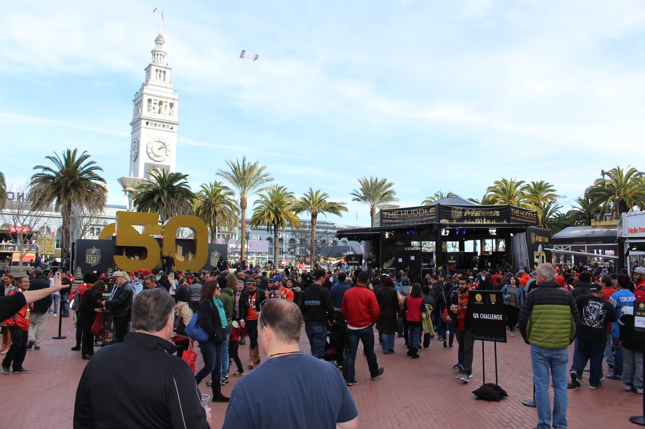 El 50 está por todos lados en el área de la bahía días antes del Gran Juego