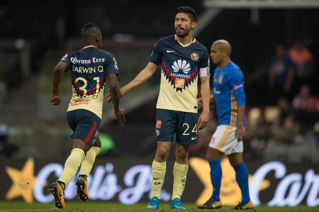 El técnico Miguel Herrera buscó cambios dentro del equipo y el primero en salir fue el colombiano Darwin Quintero para darle entrad a Renato Ibarra.