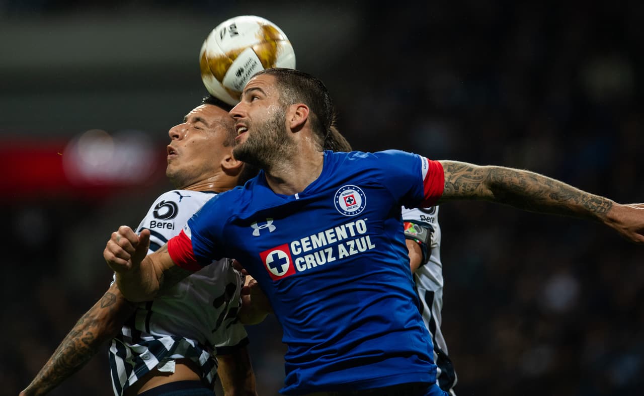 A los 55 minutos salió de cambio Édgar Méndez. El volante español de los Cementeros otra víctima de la buena táctica defensiva de los Rayados.