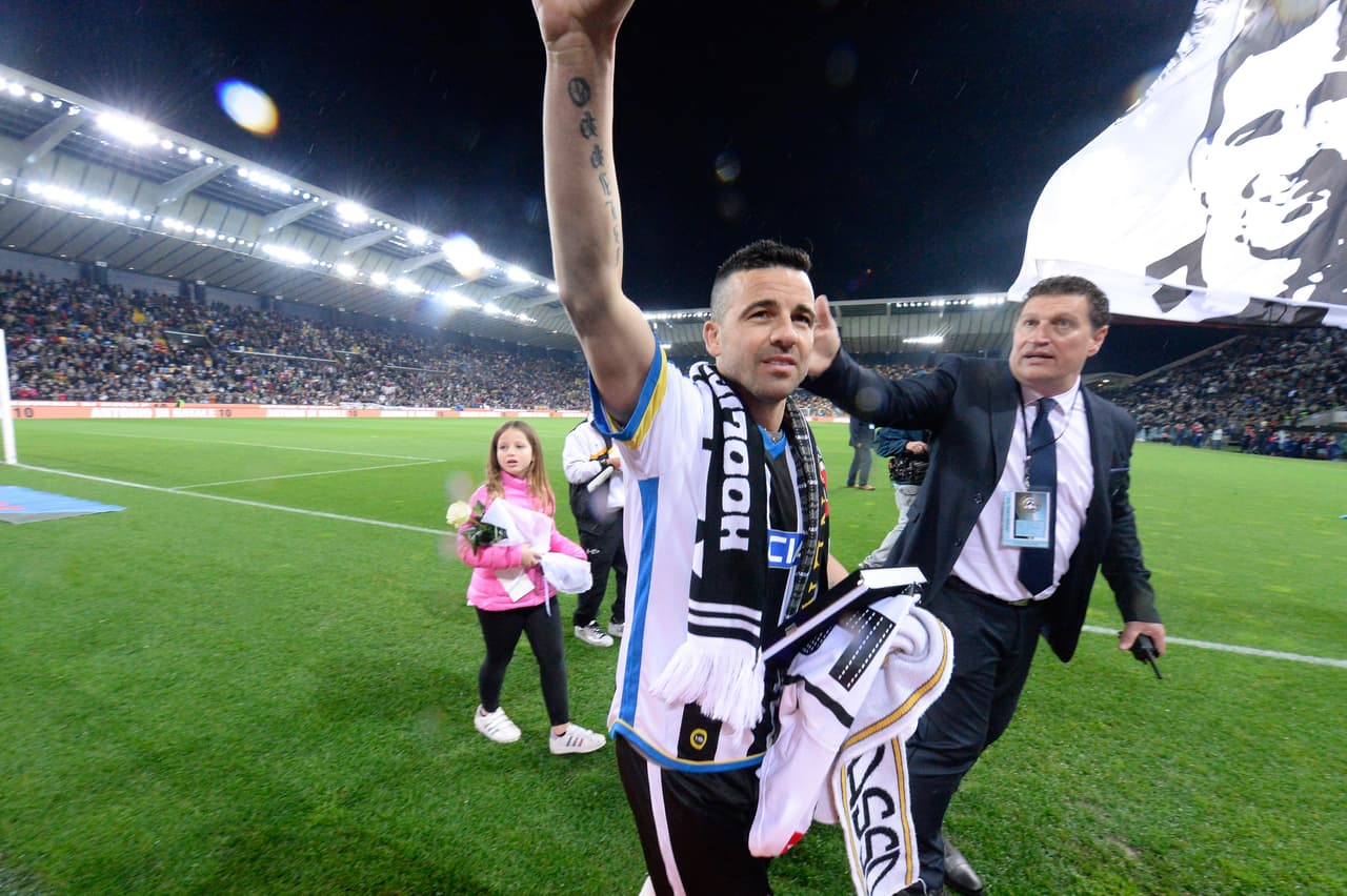 Antonio Di Natale fue uno de los grandes goleadores del fútbol italiano tanto a nivel de selección como con Udinese, club en el que siempre militó. Obtuvo múltiples reconocimientos individuales.