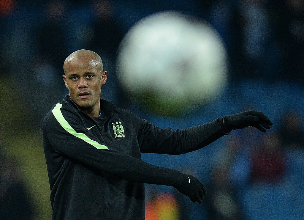 Vincent Kompany ha logrado regresar al plantel de Manuel Pellegrini después de su cuarta lesión de la temporada. El defensa ha jugado en 5 partidos de la Champions y se anticipa que participe en el duelo contra el Real Madrid. La vuelta de Raheem Sterling no se ha descontado como posibilidad.