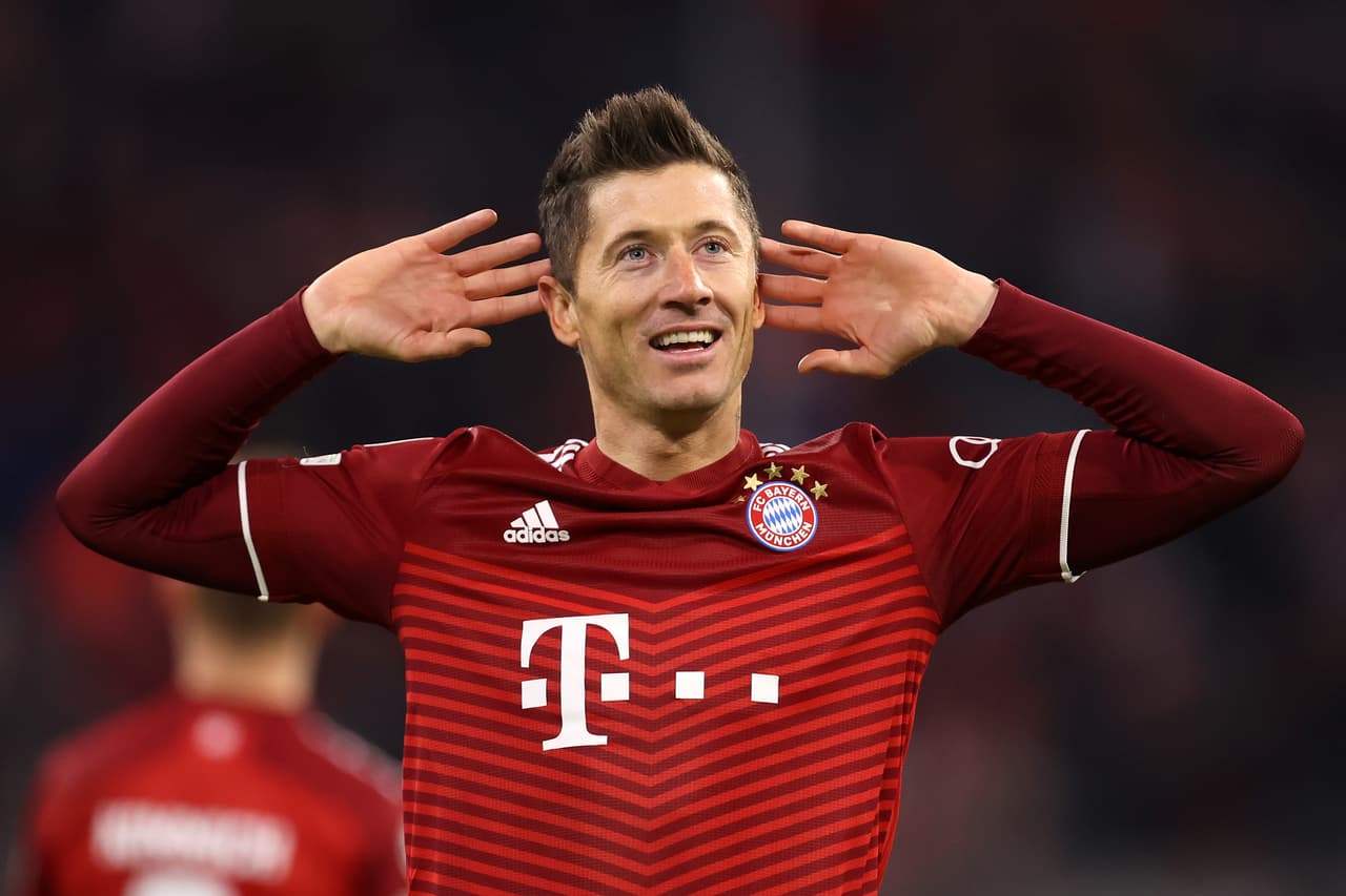 Bayern Munich fue una 'máquina bávara' de goles para avanzar a Cuartos de Final y dejar fuera al Salzburg por marcador de 7-1 en el Allianz Arena; hat-trick de Lewandowski.