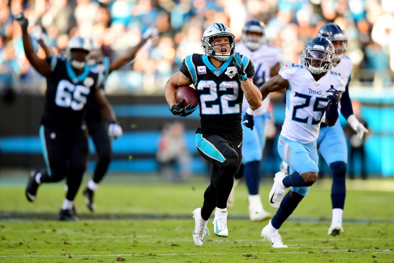Christian McCaffrey tuvo un tremendo partido con 2 touchdowns y 166 yardas totales en los 27 balones que tocó.