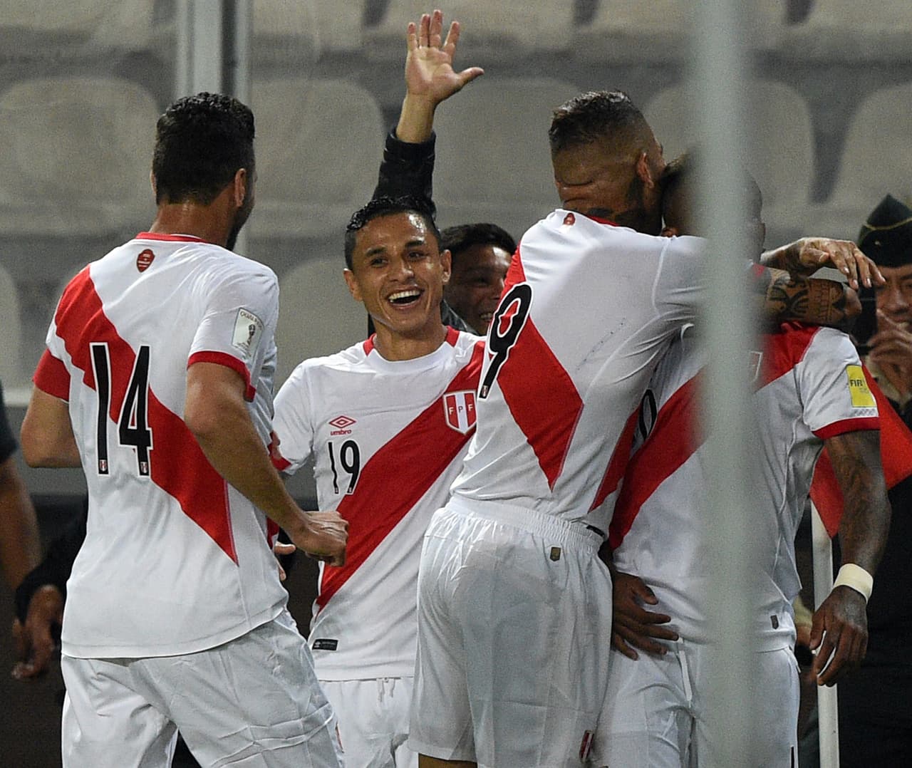 Perú, quien fue tercero de la pasada Copa América, es actualmente la penúltima de la clasificación con tres unidades y tendrá un partido clave en casa ante Venezuela, ya que en caso de perderlo podría ser último de la tabla, así que ante ellos su obligación es la victoria porque su siguiente partido será contra la difícil Uruguay.