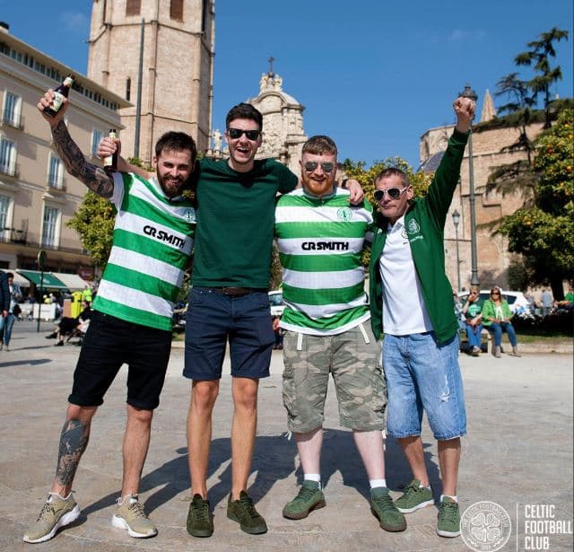 A pesar de los disturbios y problemas que generaron durante los últimos días los fanáticos escoceses, este jueves el ambiente fue mucho más festivo con la ilusión de vivir una tarde especial de fútbol europeo en Mestalla durante el juego entre el Valencia y el Celtic.