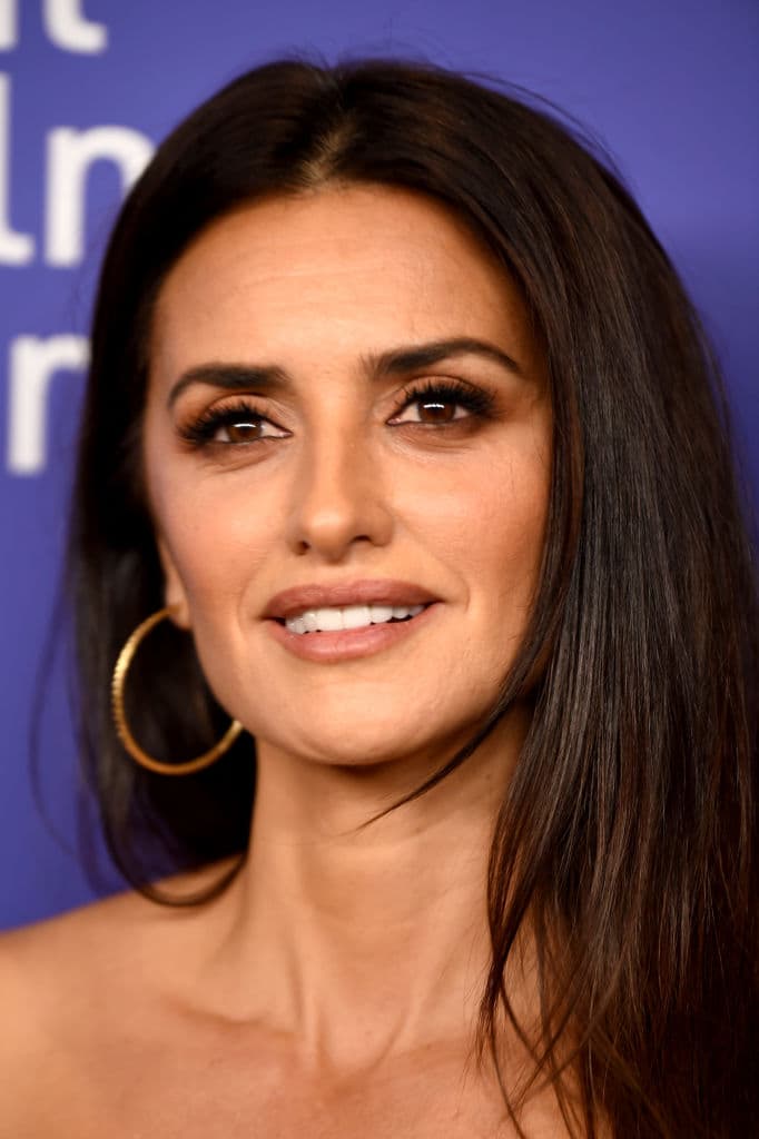 Lo que es muy cierto es que la actriz de 46 años luce espectacular con este nuevo look.