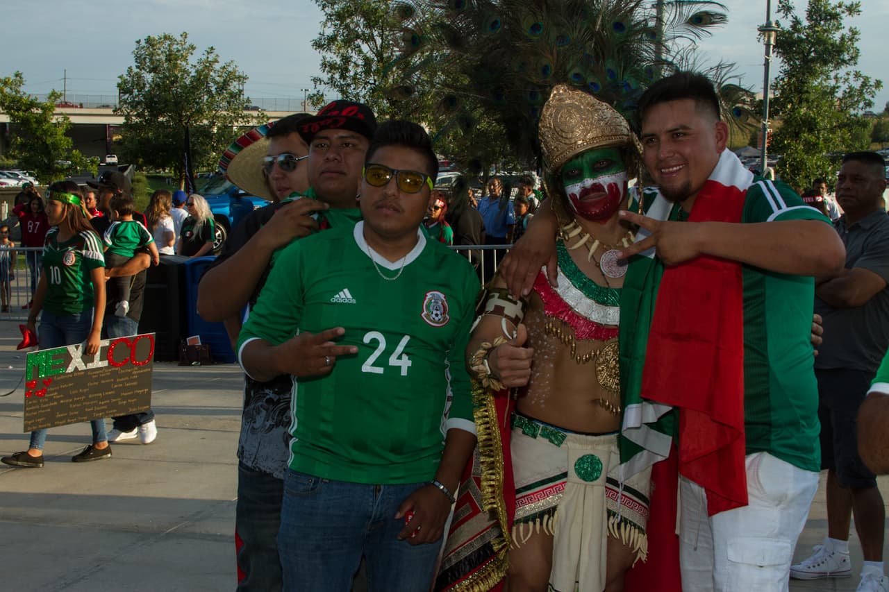 La remembranza a los personajes más tradicionales de la historia mexicana fueron evocados por los fanáticos.