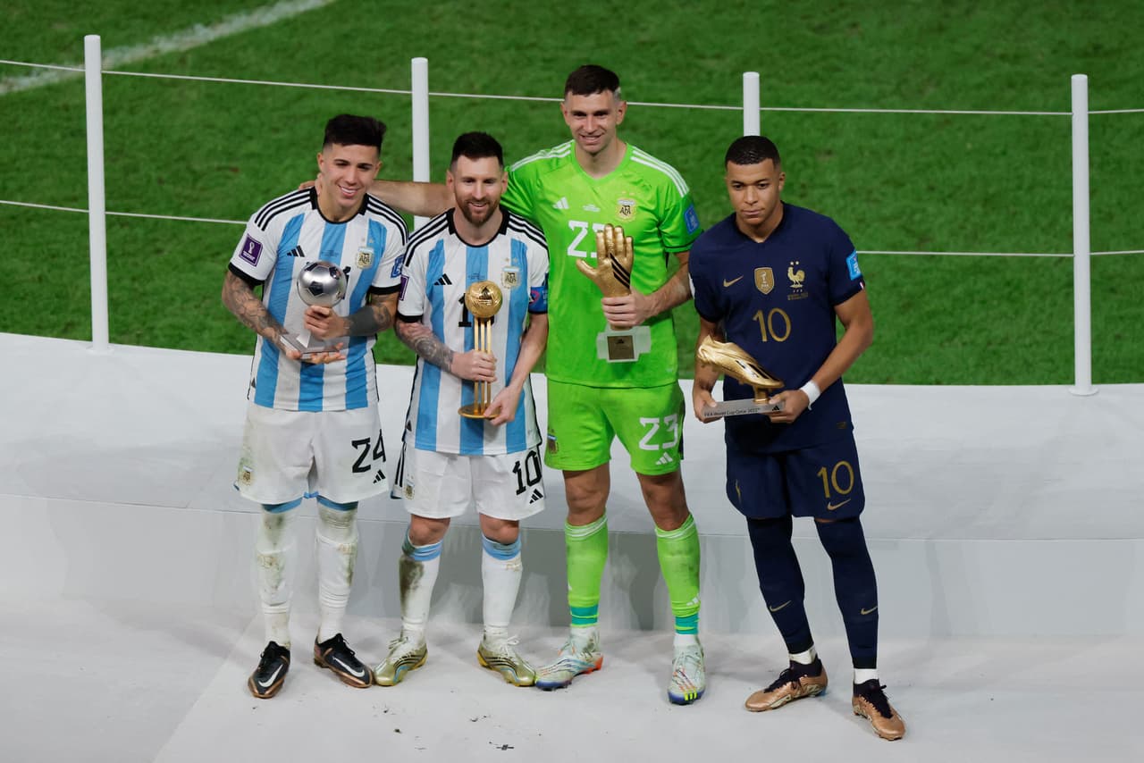 La selección de Argentina recibe la copa del mundo