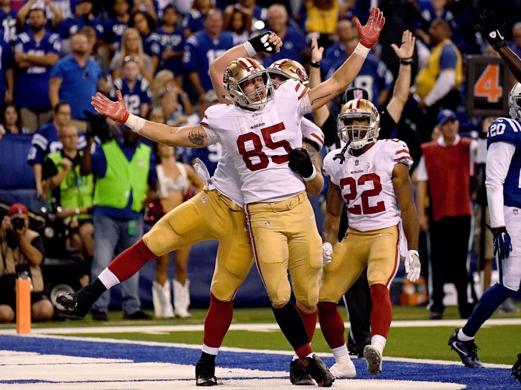 Mack y Jacoby Brissett anotaron un touchdowns por tierra cada uno por los Colts (2-3), que han ganado ambos partidos ante equipos sin triunfos.