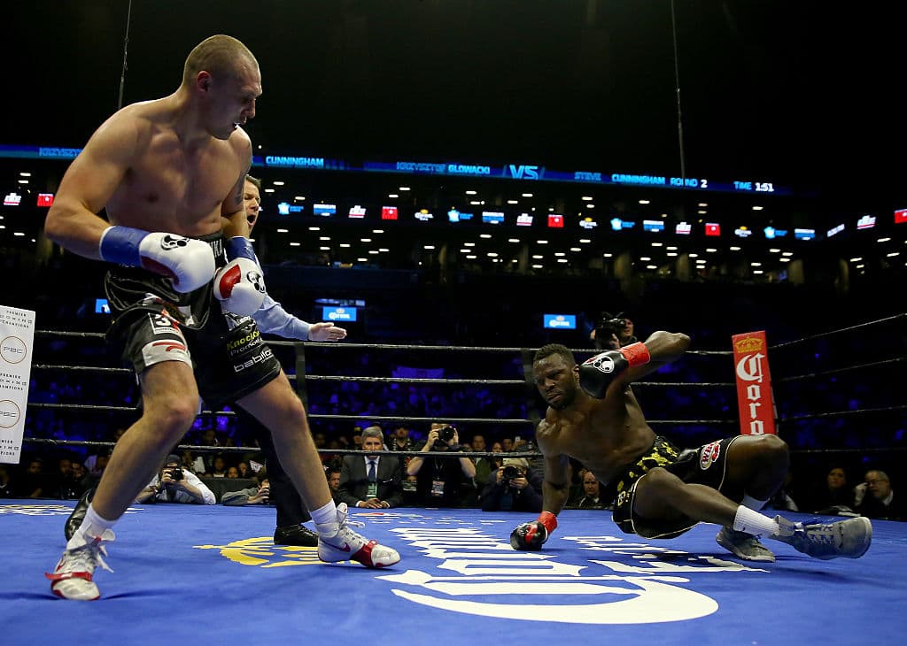 Errol Spencer liquida a Chris Algieri y Glowacki retiene ante Steve Cunningham