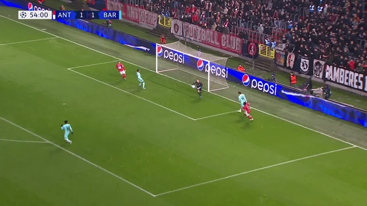 ¡TIRO ATAJADO! disparo por Gyrano Kerk.