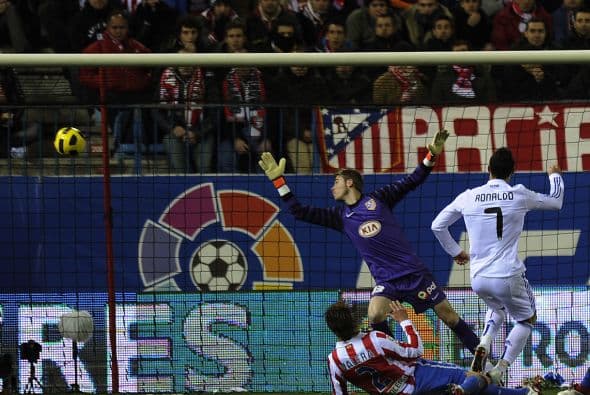 Al minuto 23, Cristiano Ronaldo hizo de las suyas.