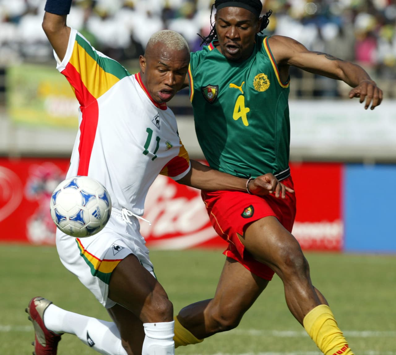 Senegal continuó su cuento de hadas en el continente africano llegando hasta la final contra Camerún, que contaba con buenos jugadores como Rigobert Song y un joven Samuel Eto'o.