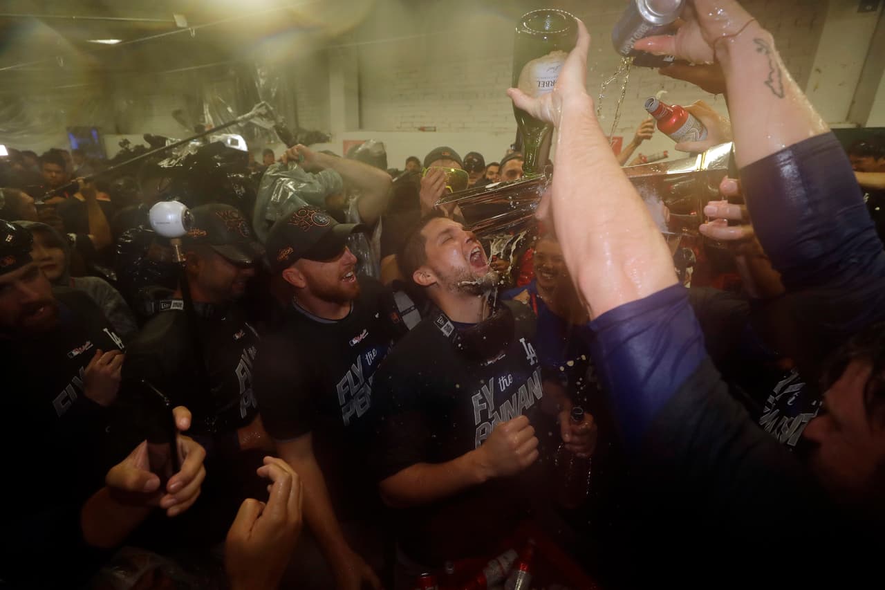 Se trata del primer banderín para una de las franquicias más emblemáticas de Grandes Ligas desde que el mítico manager de origen italiano Tommy Lasorda condujo a Los Ángeles al campeonato en 1988.