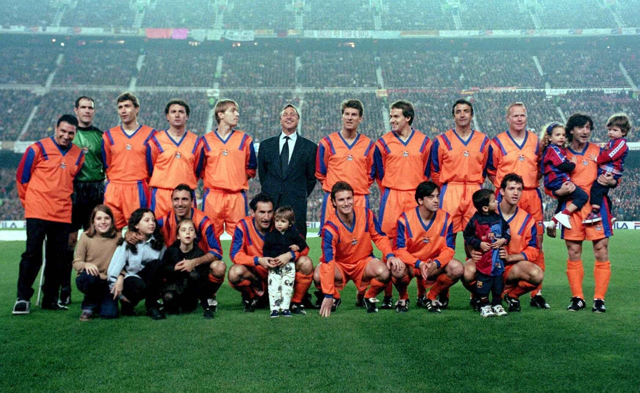 Años después, el Camp Nou presenció un homenaje a Cruyff y al 'Dream Team', demostrando la trascendencia de esa generación.