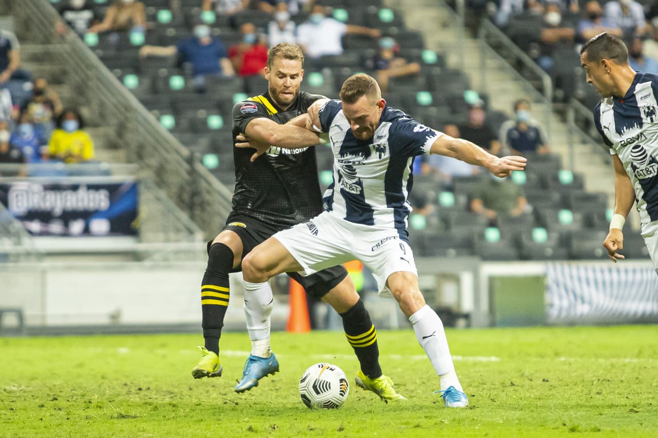 Con doblete de Maximiliano Meza y gol de Miguel Layún, Monterrey vence 3-0 al Columbus Crew y gracias al marcador global de 5-2, los regios toman su lugar entre los mejores cuatro del torneo.