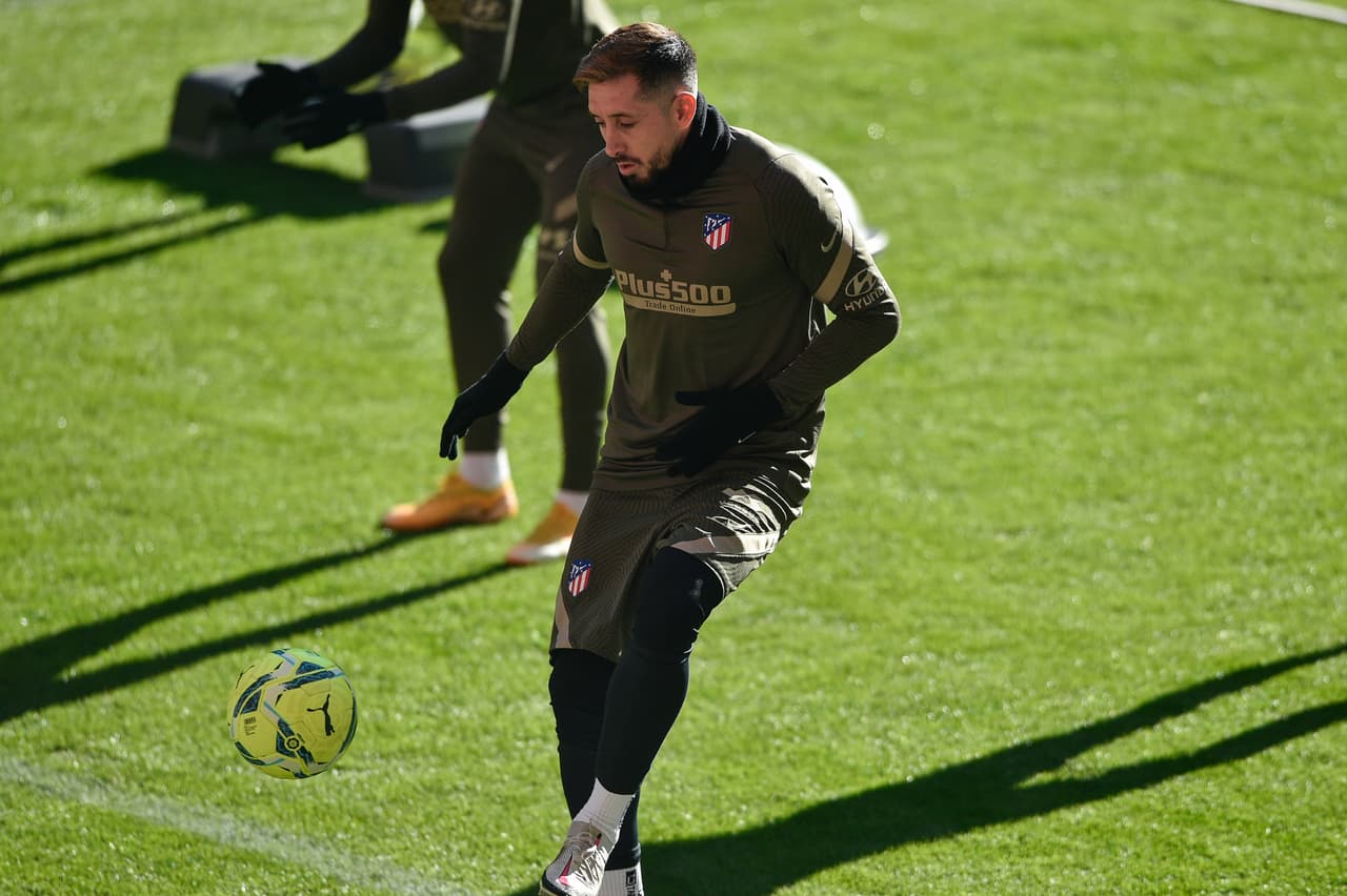 Herrera supera lesión y entrena con el Atlético de Madrid