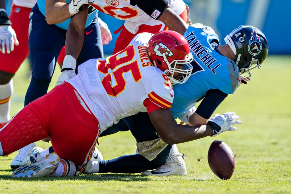 Kansas City 32-35 Tennessee. Los Titans remontan a los Chiefs y consuman la victoria evitando un gol de campo.