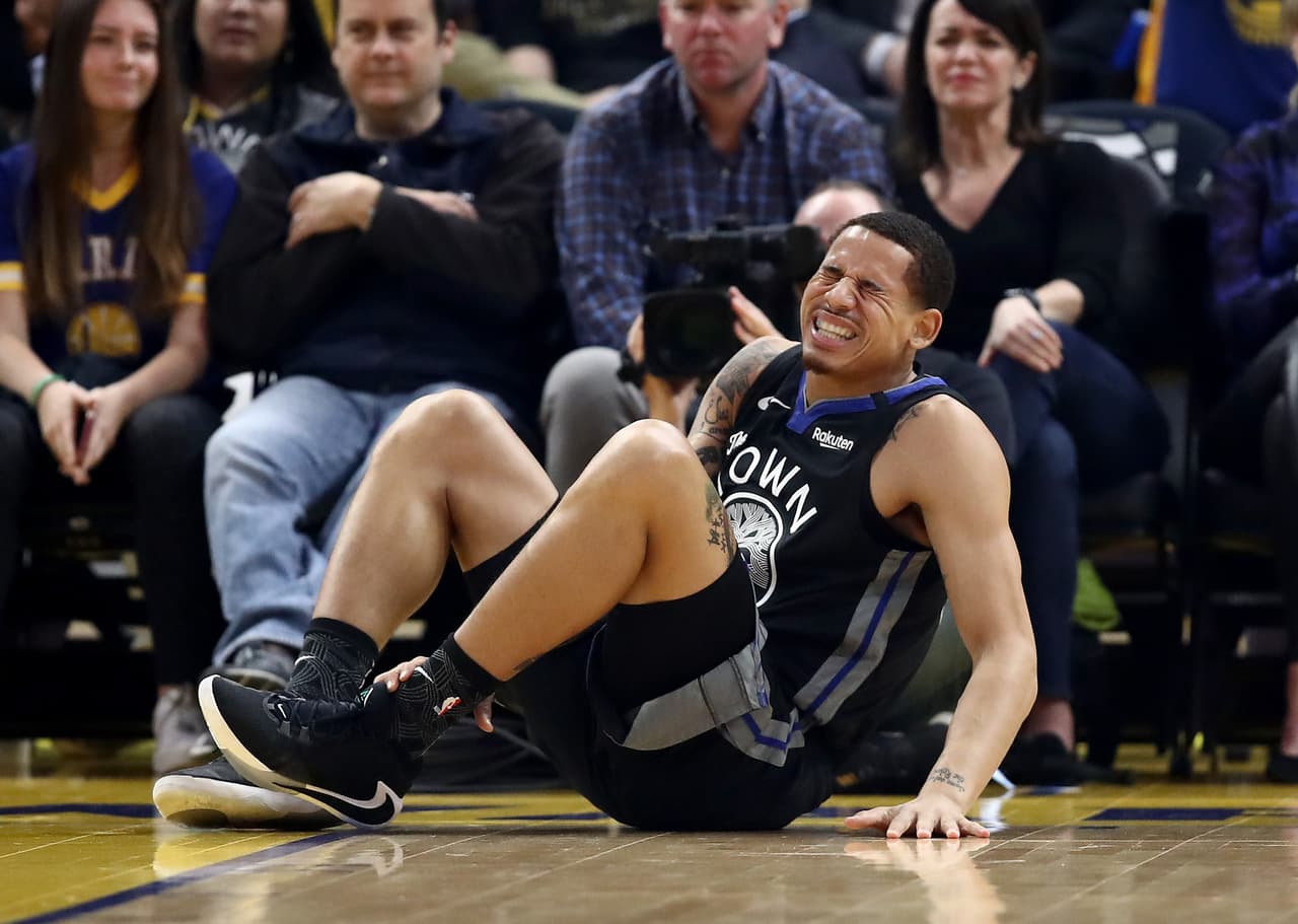 Juan Toscano sufre torcedura de tobillo y no regresa al partido