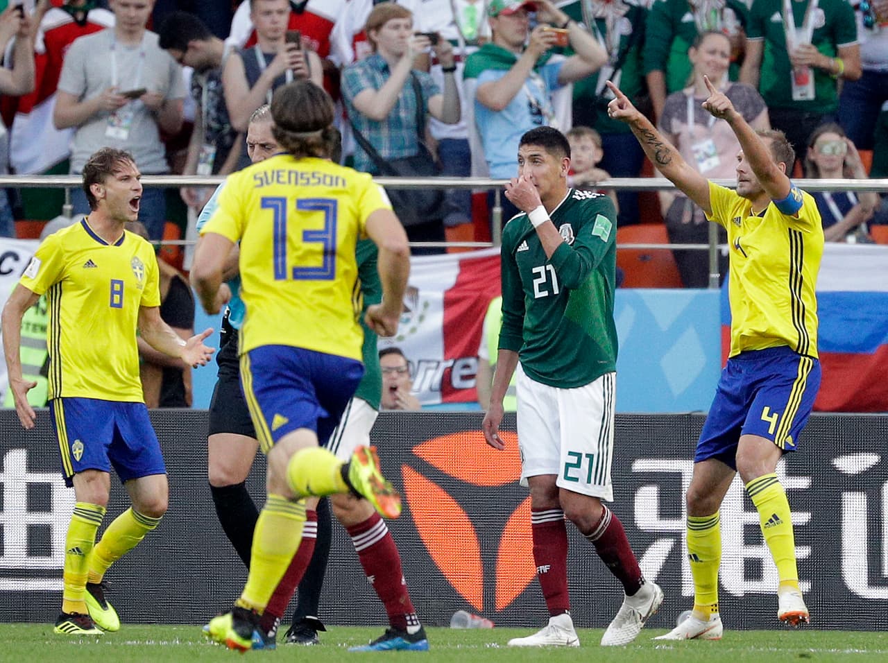 Contra Suecia, Edson Álvarez quedó en evidencia al igual que México en una derrota 3-0 que, de no ser por el triunfo de Corea del Sur 2-0 contra Alemania, pudo dejar al 'Tri' eliminado.