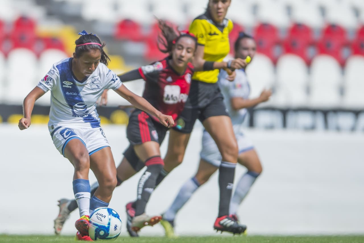 Las rojinegras llegan a la tercera posición en la tabla con ocho puntos, mientras que las poblanas se mantienen en lugar 14 con seis puntos.