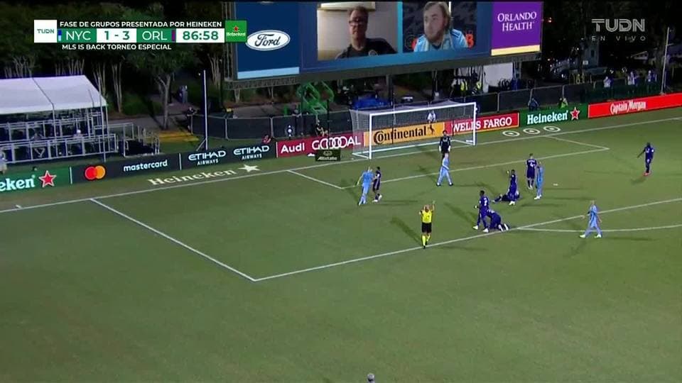 Tiro desviado de Keaton Parks