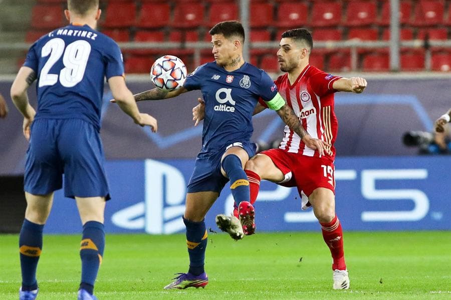 El Porto sella su victoria ante el Olympiacos con dos goles y gana su boleto a la siguiente fase. Los tantos corrieron a cargo de Otavio al minuto 10, seguido de Mateus Uribe al 77 en la última jornada de la UEFA Champions League.