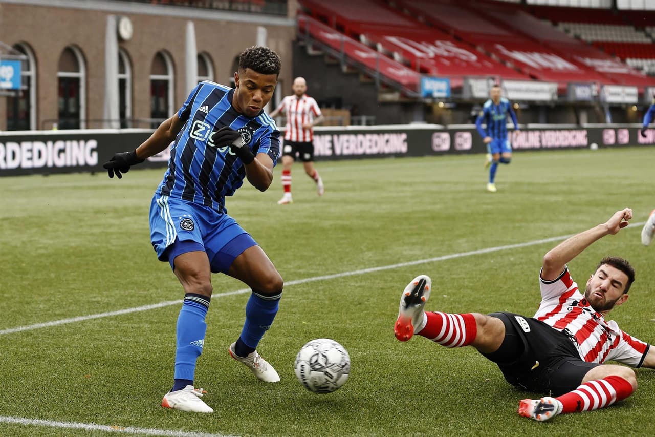 Ajax derrota al Sparta Rotterdam 1-0 con gol de Dusan Tadic al 36' durante la J14 en la Eredivise. El mexicano Edson Álvarez disputó los 90 minutos del encuentro.