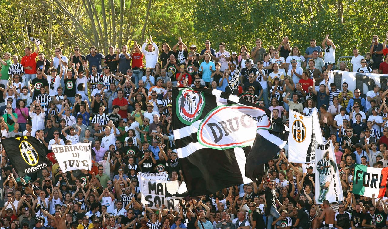 Los hinchas de la Juventus vivieron sus propias aventuras: el Juventus Stadium aún no estaba construido y debían viajar al Stadio Comunale de Torino para hacer las veces de local.