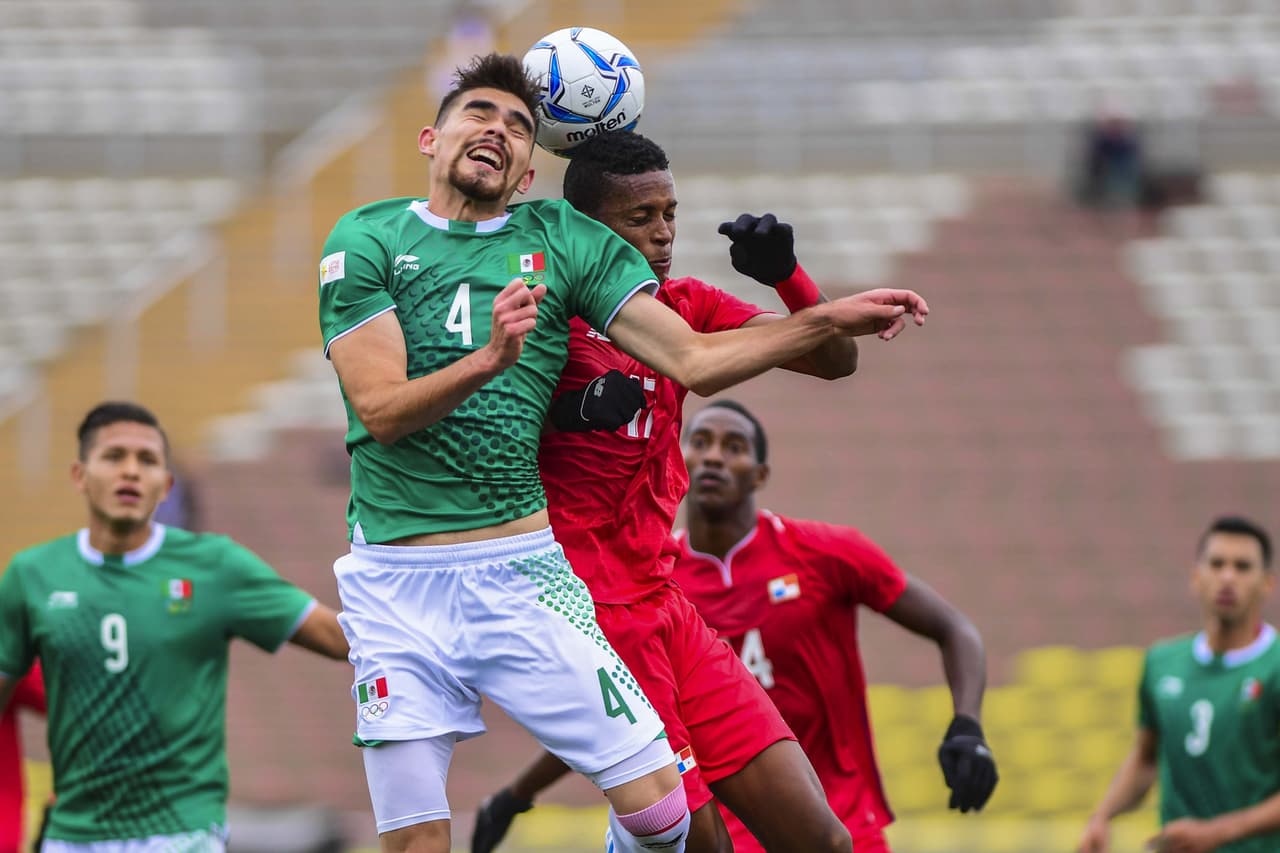 A pesar de los intentos del equipo de Jaime Lozano, los goles no llegaron en la primera parte, aunque una de Jesús Godínez se estrelló en el palo.