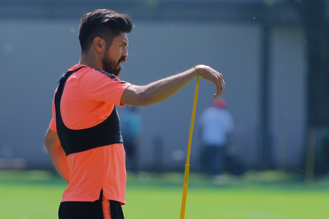 Oribe Peralta volvió a entrenar y su presencia en el entrenamiento de América genera liderazgo con miras al Clásico Nacional contra Chivas de Guadalajara en los Cuartos de Final de la Copa MX y en la Liga MX.