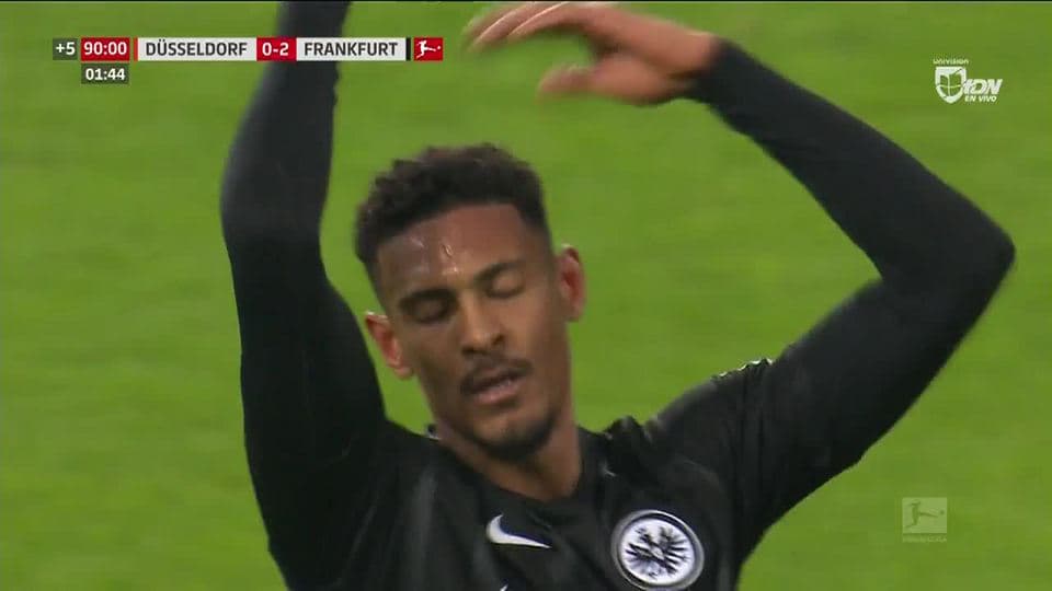 ¡GOOOL! Sébastien Haller anota para Eintracht Frankfurt