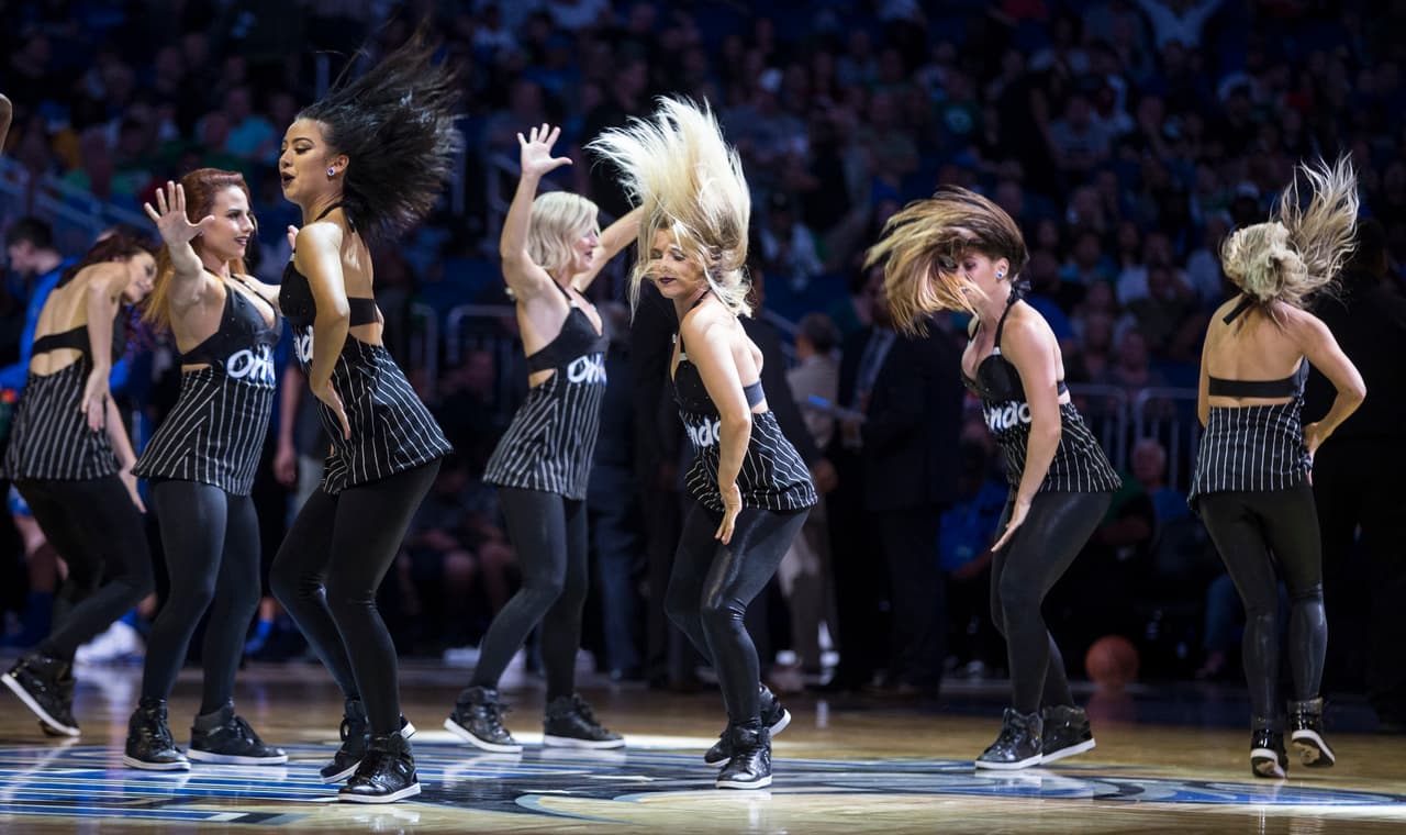 Las porristas de Boston Celtics esperan que con la sensualidad de sus bailes y su belleza sean una motivación especial para que su equipo por fin derrote a Cleveland Cavaliers en las finales de NBA.